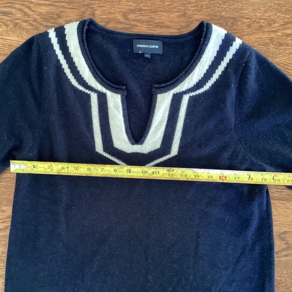 French Curve 100% Cashmere Navy Blue/White V-Neck Tunic Sweater Top Luxury NWOT - Picture 8 of 12
